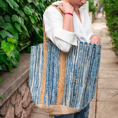 Handmade kourelou and straw beach bag. Dimensions: 40 x 60cm.