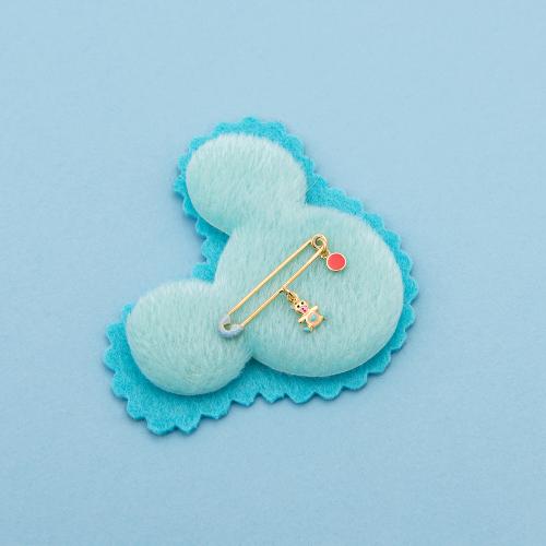 Yellow gold plated sterling silver safety pin, light blue enamel bear.